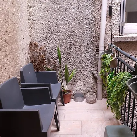 Grande Terrasse Hyper-centre Quiet & Cozy For 2 شقة فوا